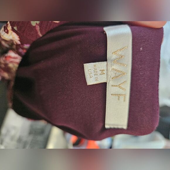 WAYF v-neck dress size Medium EUC - Picture 6 of 6